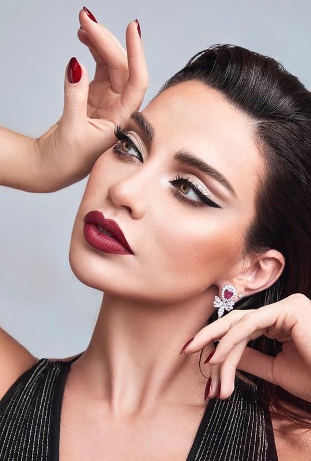 رسمات مكياج عيون عصري ليوم الحب 2021