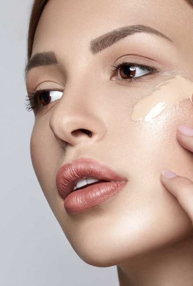 كريم الأساس خاص بالبشرة الجافة يساعد على إخفاء التجاعيد