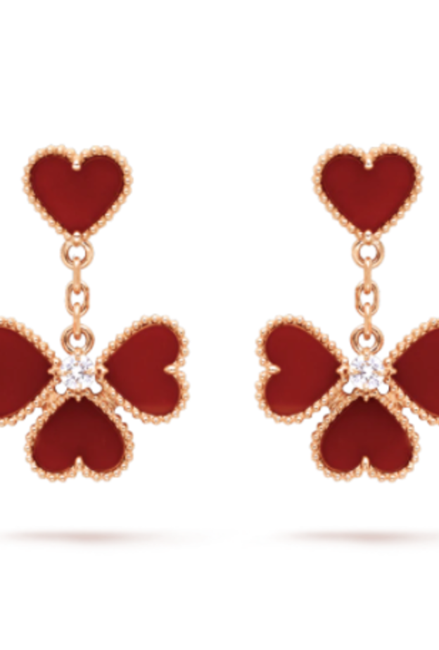  أقراط من فان كليف اند آربلز Van Cleef & Arpels