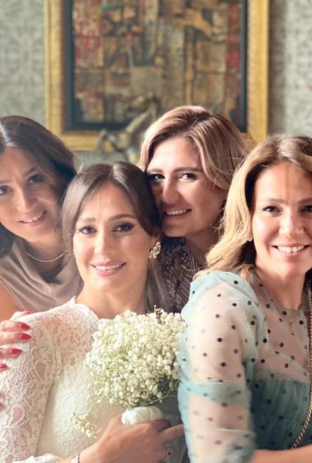 حلا شيحة وشقيقاتها