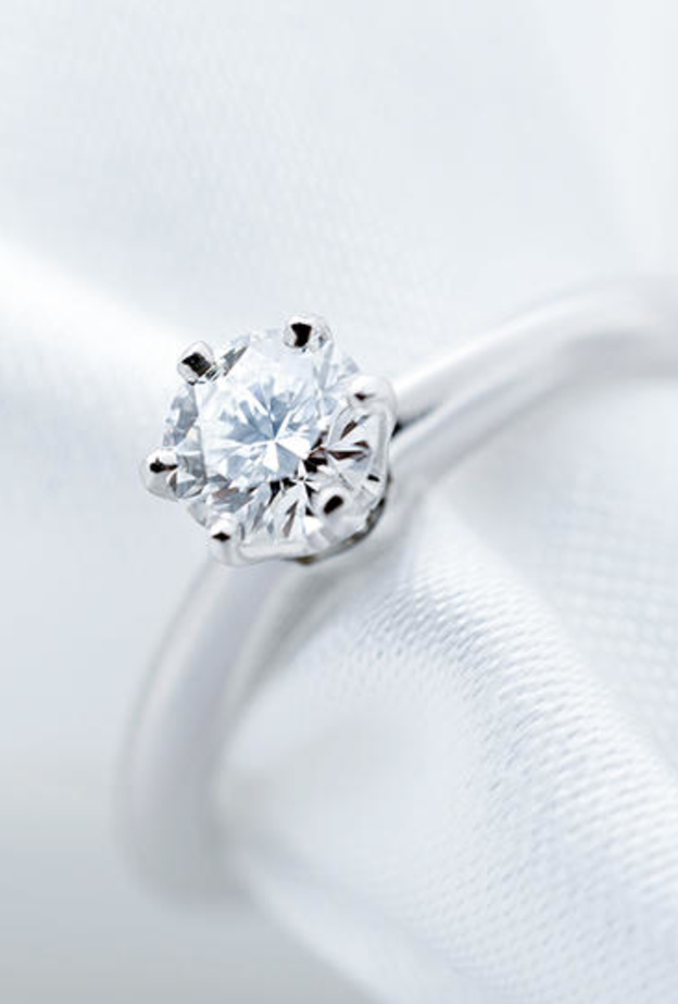 خاتم ثمين في رغيف خبز