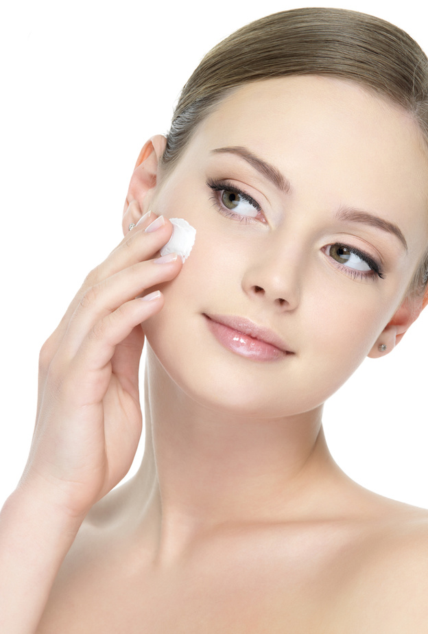 خلطات طبيعية لتكبير الخدود في المنزل