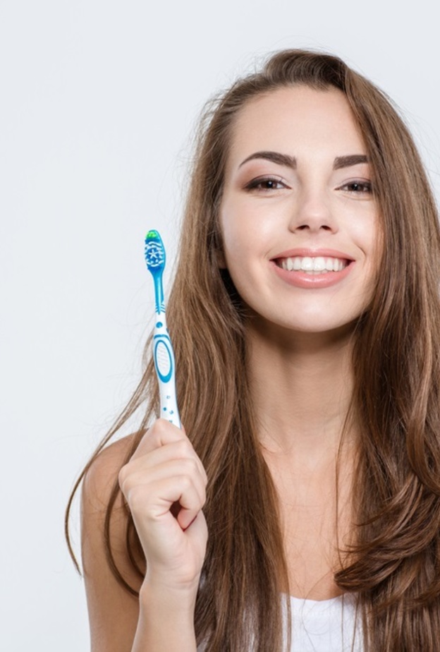 تعقيم فرشاة الاسنان يقي من فيروس كورونا