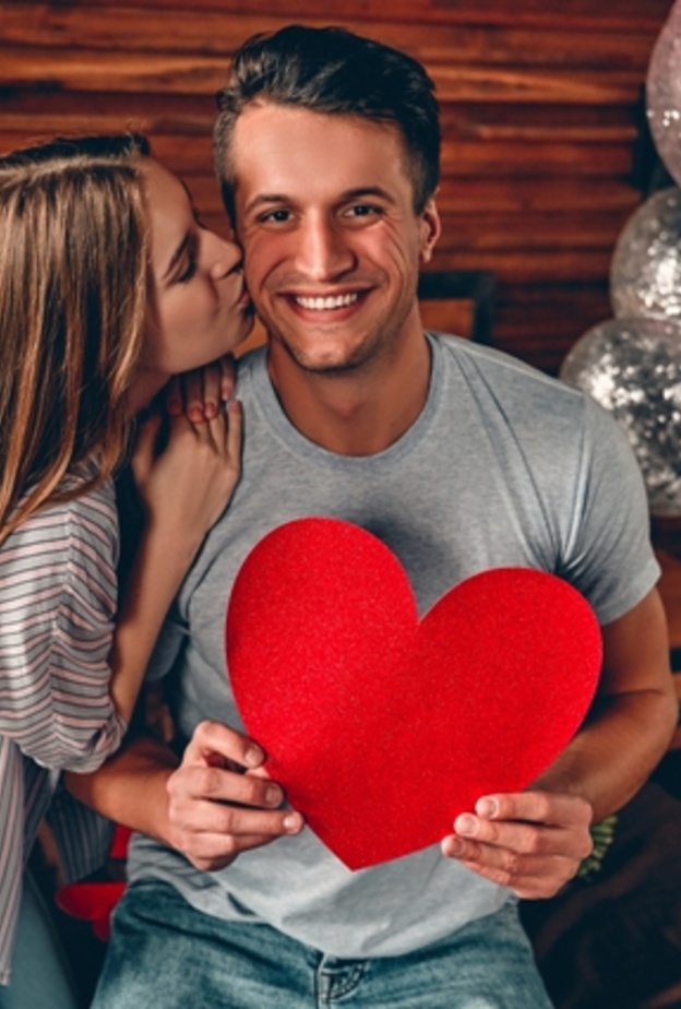 من يهتم أكثر بيوم الحب الرجل أم المرأة ولماذا