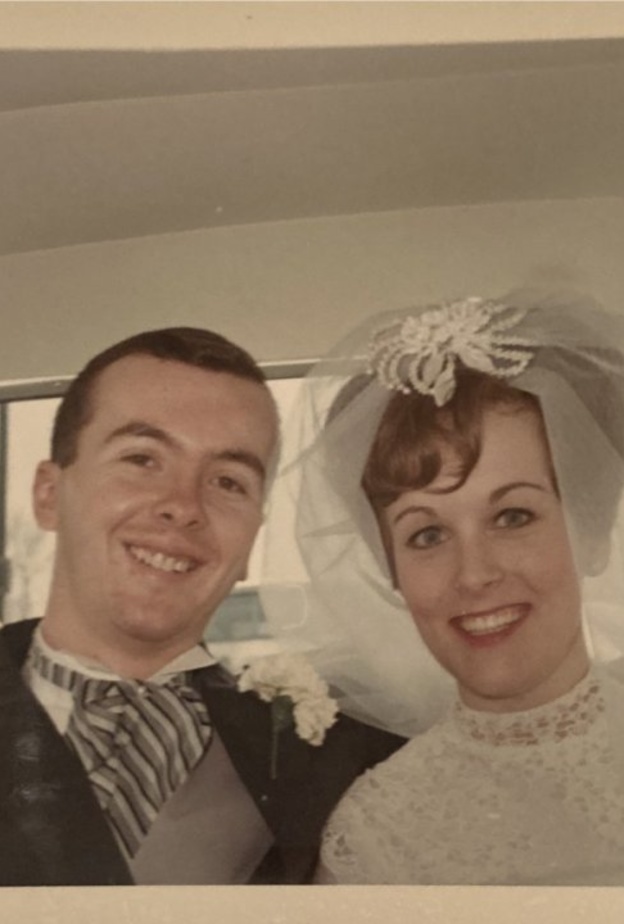 أمريكية تفقد خاتم زواجها في الثلوج