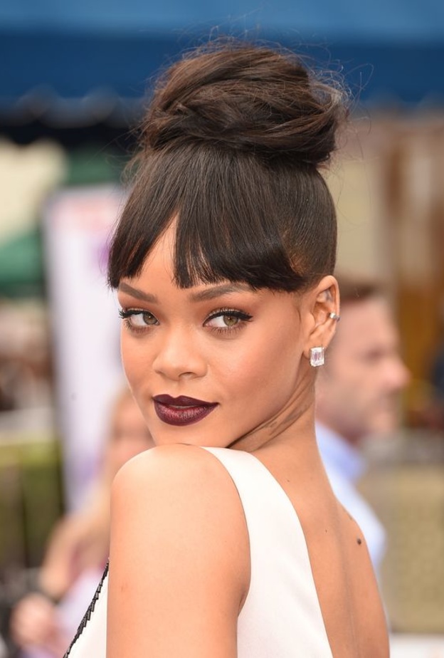 تسريحات شعر مرفوعة لعيد الحب 2021