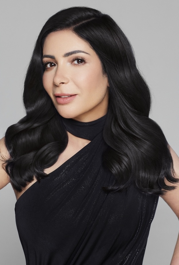 لوريال باريس تعلن عن انضمام النجمة منى زكي لتكون سفيرتها الرسمية الجديدة