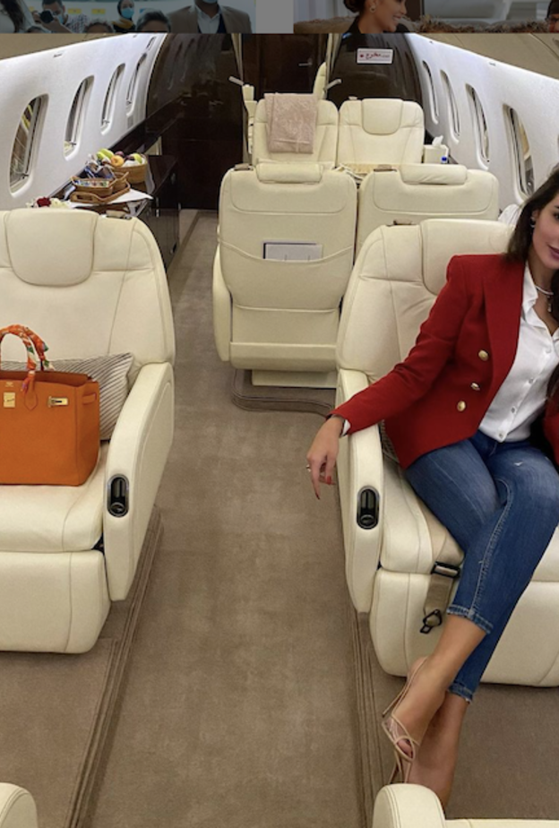 ياسمين صبري في تنسيق في الجينز والبليزر الاحمر