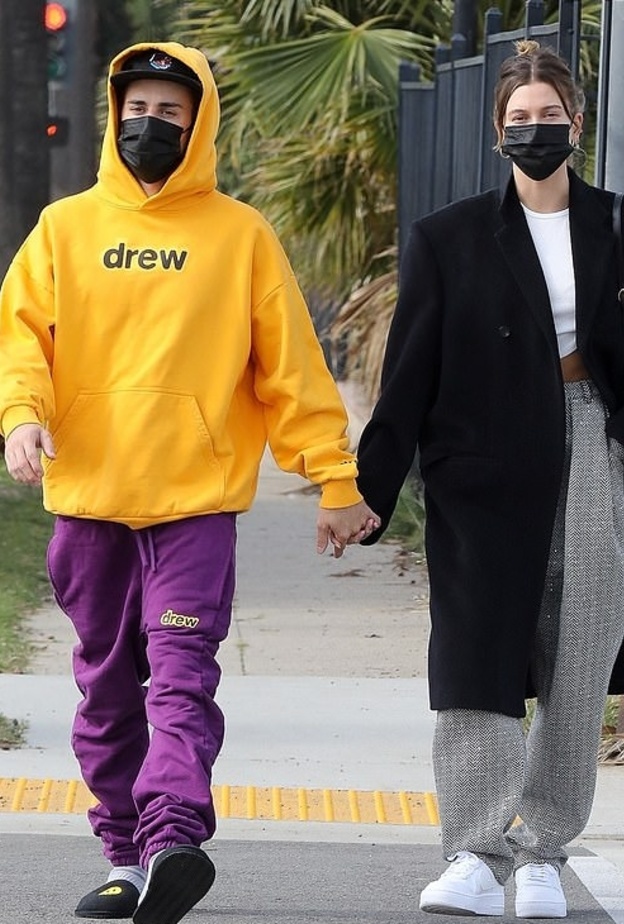 جاستن بيبر وهايلي بالدوين في نزهة الفالنتين