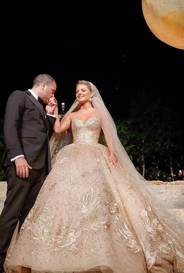 فستان زفاف زوجة ابن ايلي صعب الثاني