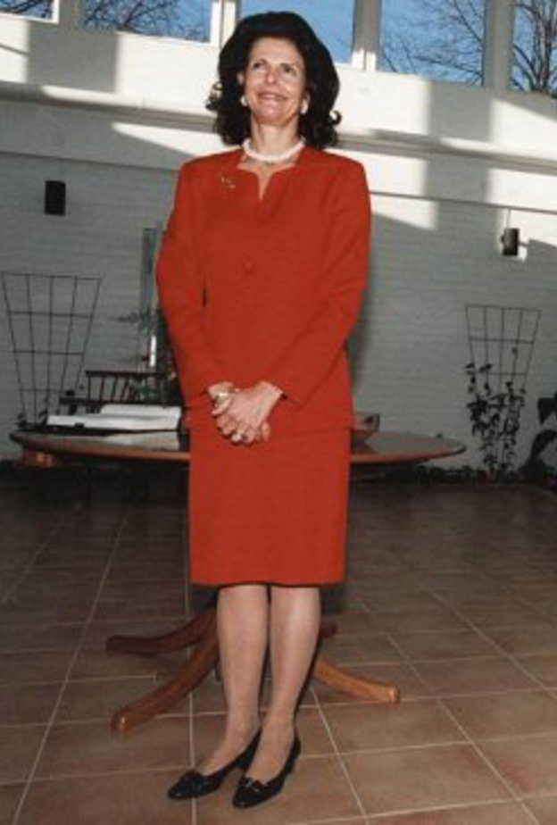 ملكة السويد تحتفل بمرور ربع قرن على تأسيس مؤسستها الخيرية