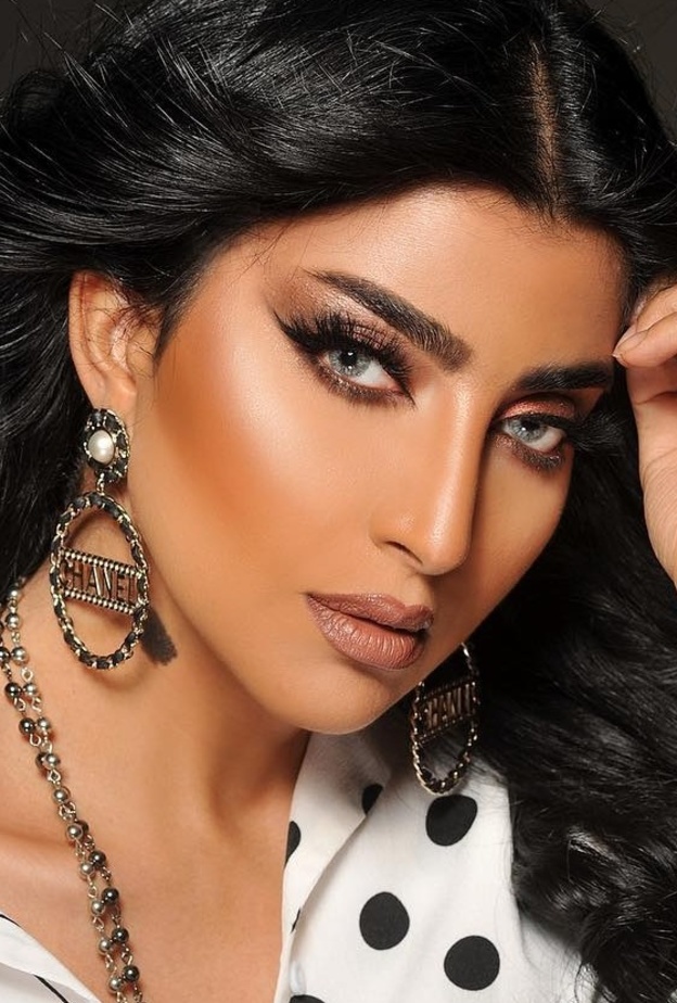 مكياج عيون بثينة الرئيسي 2021