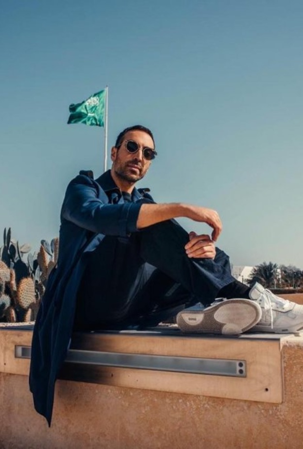  محمد التركي في جلسة تصوير تعكس أهم المعالم السعودية