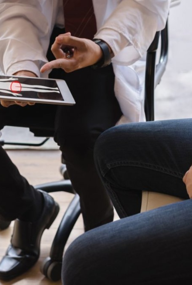 هل الم الخصيتين من اعراض فيروس كورونا الجديد