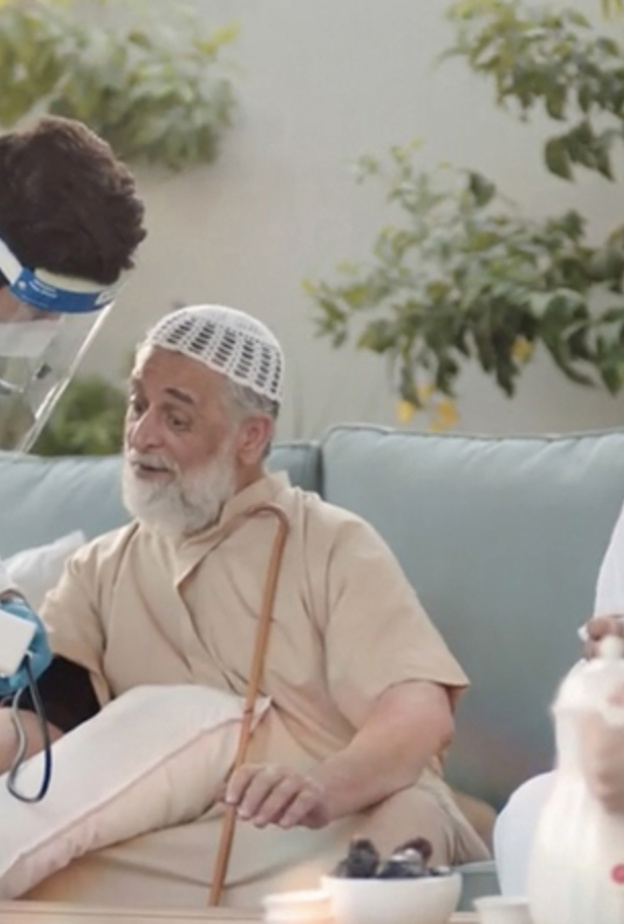  الإمارات توفر لقاح كوفيد-19 لكبار السن في المنازل