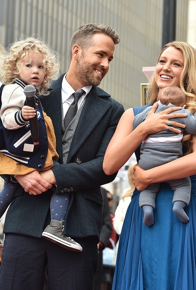 ريان رينولدز و بليك ليفلي وبناتهما