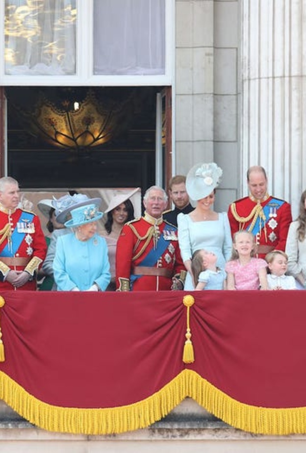 بعضهم يحمل لقب ملكي وآخرين بدونه.. تعرف على أحفاد أبناء ملكة بريطانيا 