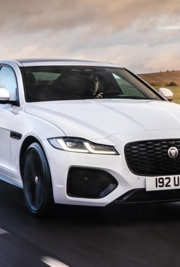 جاغوار لاند روفر أول سيارة كهربائية بالكامل