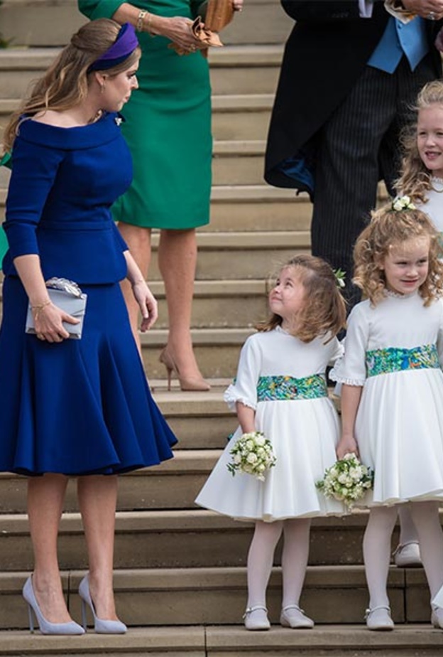  صورة تجمع الأميرتين بياتريس وتشارلوت