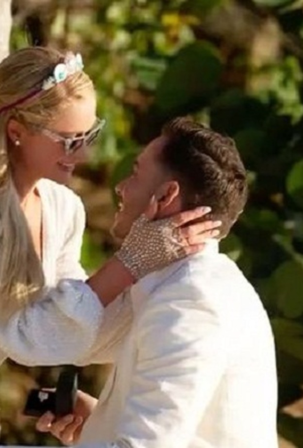 باريس هيلتون وخطيبها