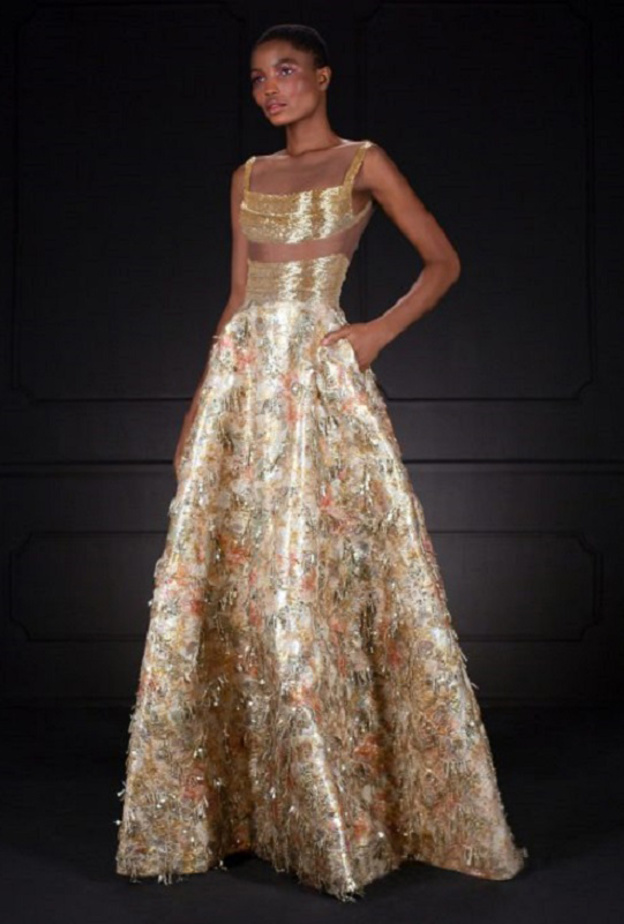 فساتين خطوبة باللون الذهبي