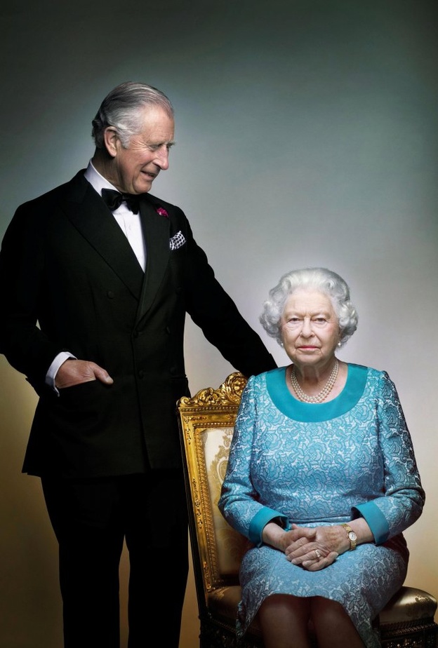  الأمير تشارلز ينشر صورة من طفولته