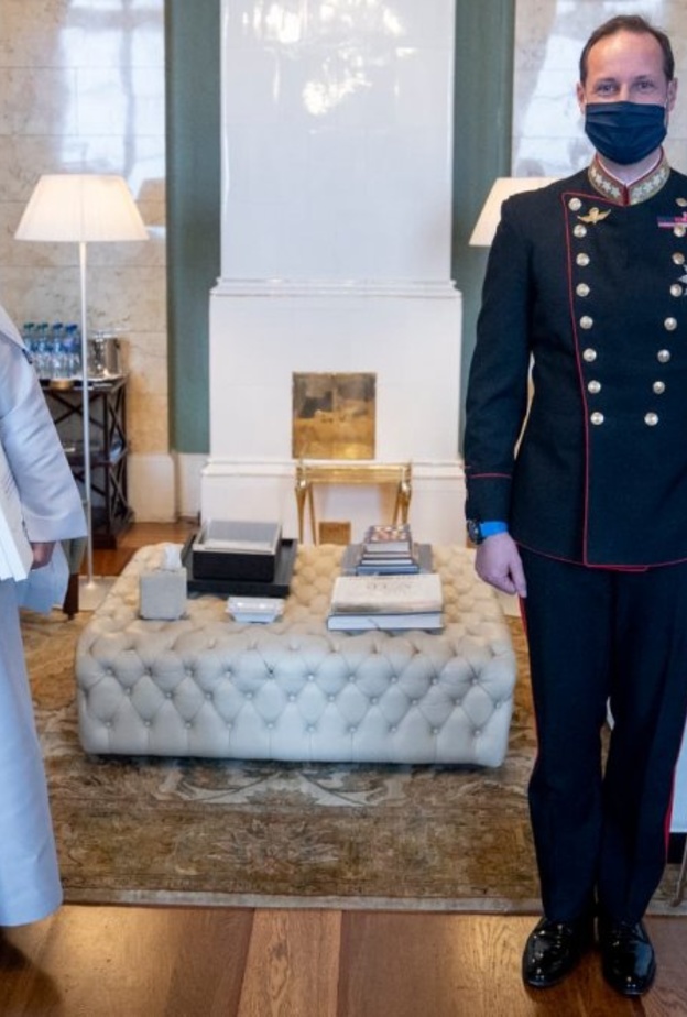 آمال المعلمي تقدم أوراق اعتمادها سفيراً في النرويج