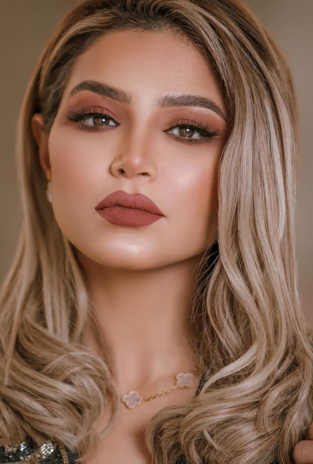  الوان احمر شفاه جريء وبني مستوحاة من نهى نبيل