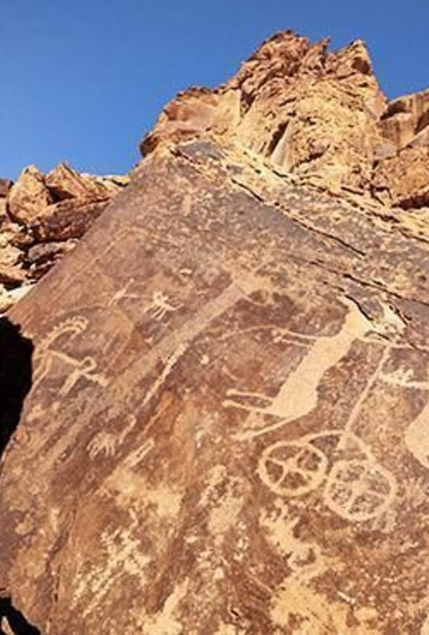 النقوش الثمودية في حائل.. رحلة تاريخية بمذاق فريد في موسم "شتاء السعودية" - المصدر وكالة الأنباء السعودية