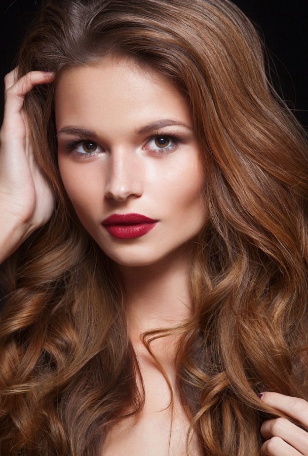 تسريحات شعر للسهرات 2021