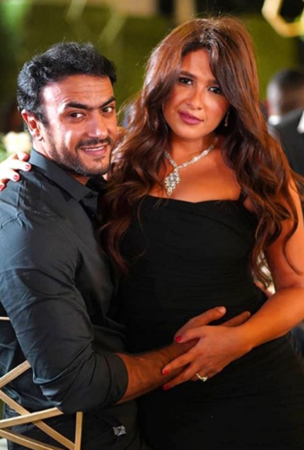 الفنان احمد العوضي مع ياسمين عبد العزيز