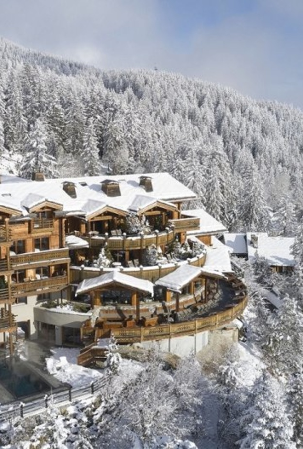 في موسم الثلوج ربما تكون سويسرا هي الوجهة الأكثر ارتباطًا بالسياحة المترفة