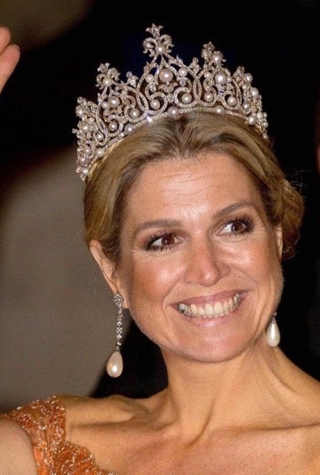  الملكة ماكسيما تتألق بتاج The Wurttemberg Ornate Pearl Tiara