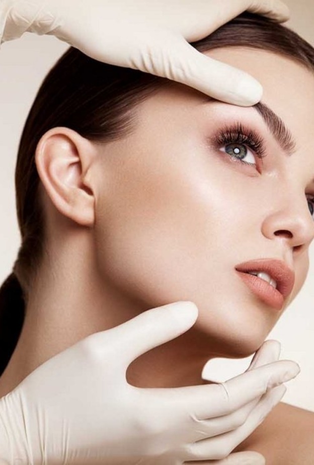 مميزات وعيوب عمليات تجميل الوجه بالليزر