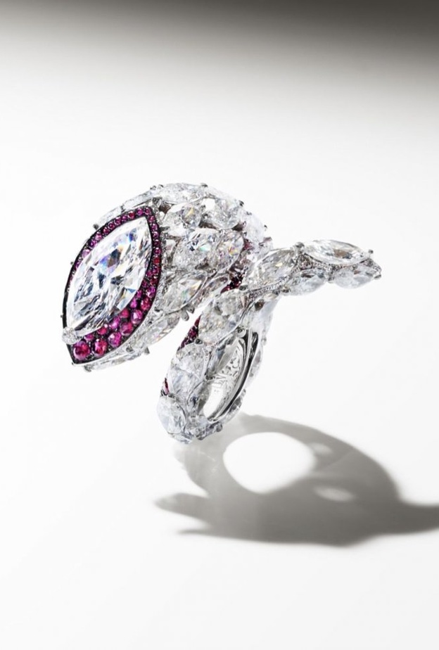 مجوهرات فخمة بقصة الماركيز من دار De Grisogono