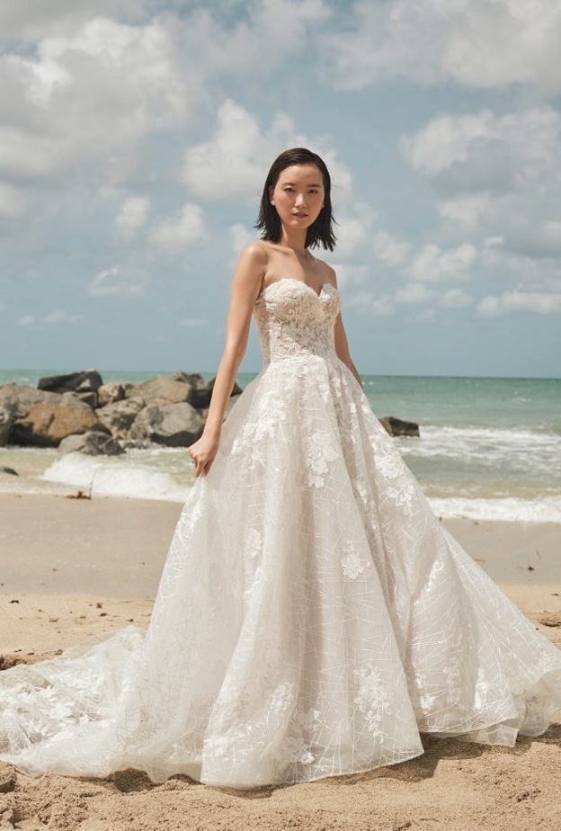  فساتين زفاف ماغي سوتيرو بقصة منفوشة