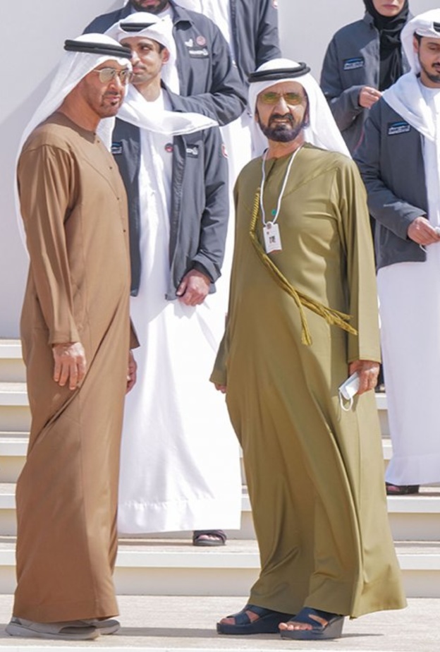 الشيخ محمد بن راشد آل مكتوم والشيخ محمد بن زايد آل نهيان يكرمون فريق مسبار الأمل