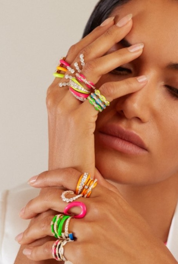 مجوهرات Melissa Kaye بألوان النيون