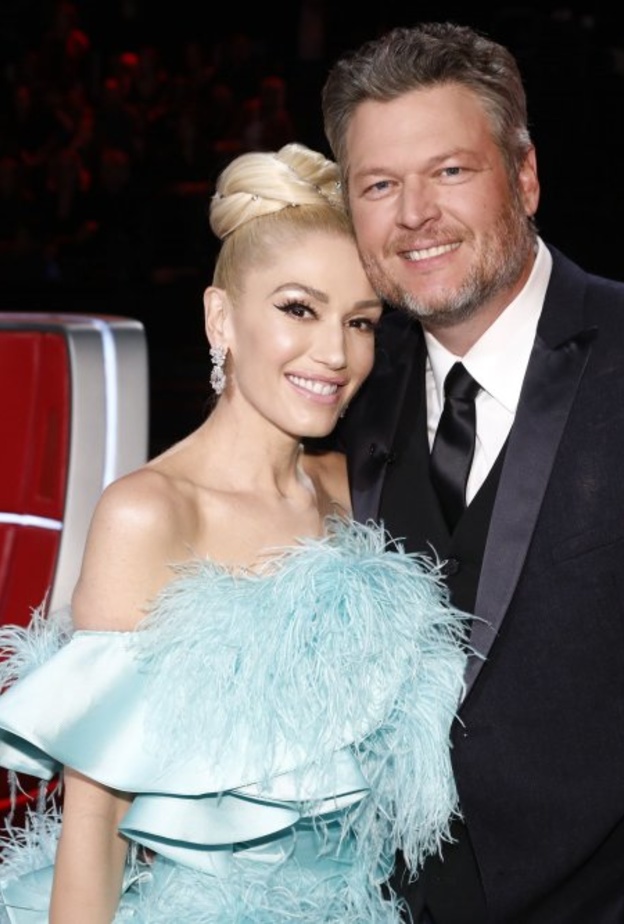  غوين ستيفاني مشغولة في تعليم أطفالها الثلاثة