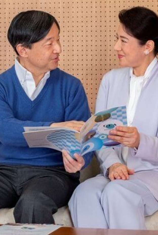 إمبراطور اليابان يحتفل بعيد ميلاده 61