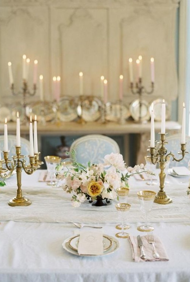  ديكور طاولات حفلات الزفاف لزينة ملكية مستوحاة من العالم القديم