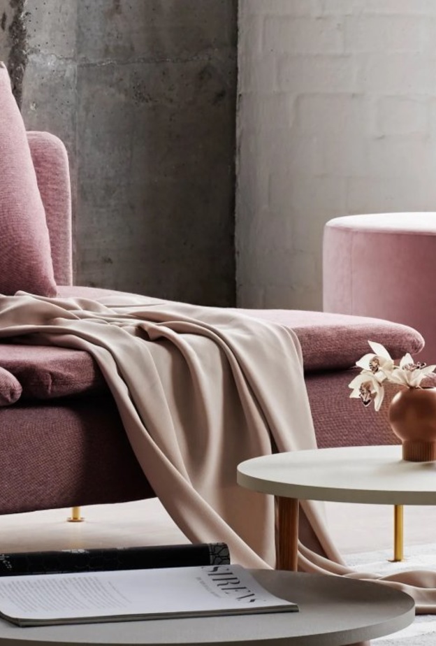  ‎كنب رائع ومريح من إيكيا Ikea