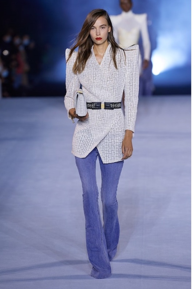  بنطلون جينز من عرض Balmain