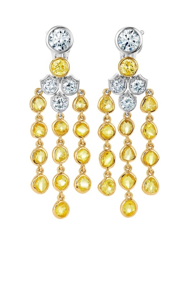 أقراط من دي بيرز De Beers