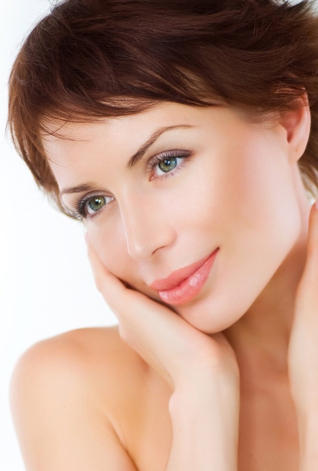 طرق العناية بالبشرة بعد سن الأربعين 2021 في يوم المراة العالمي