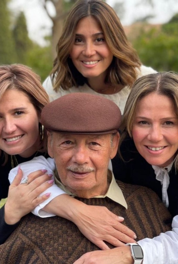 هنا شيحة واسرتها