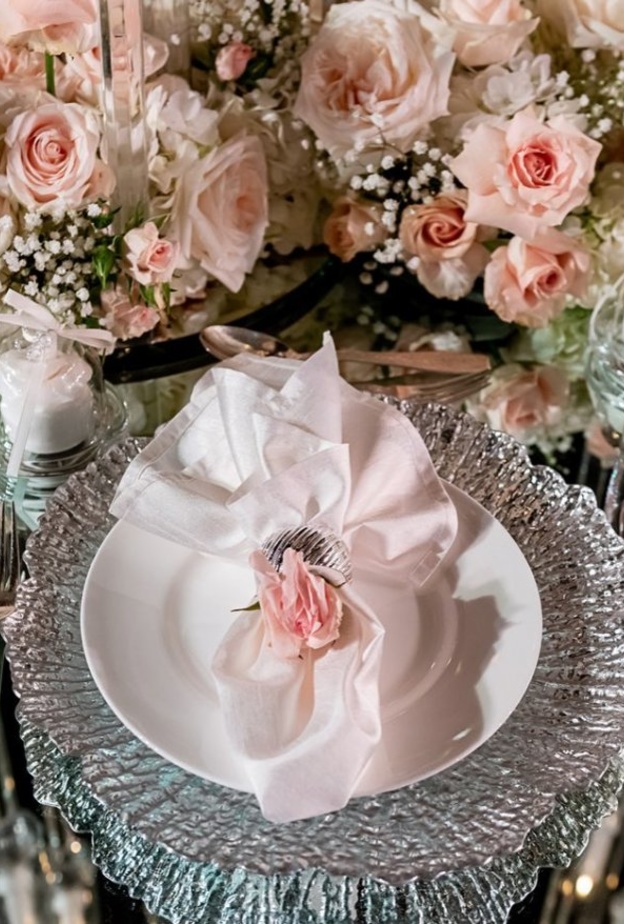 افكار ثيمات زواج باللون الزهري من تنفيذ Jam Wedding Planner