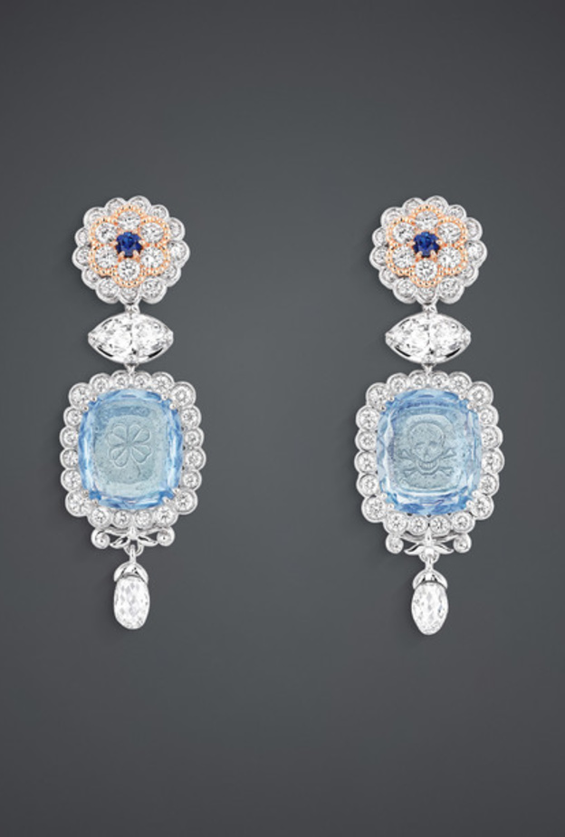  أقراط من ديور Dior