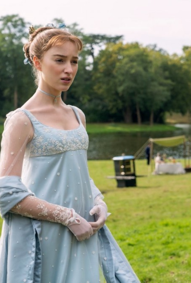  دافني بعقد تشوكر