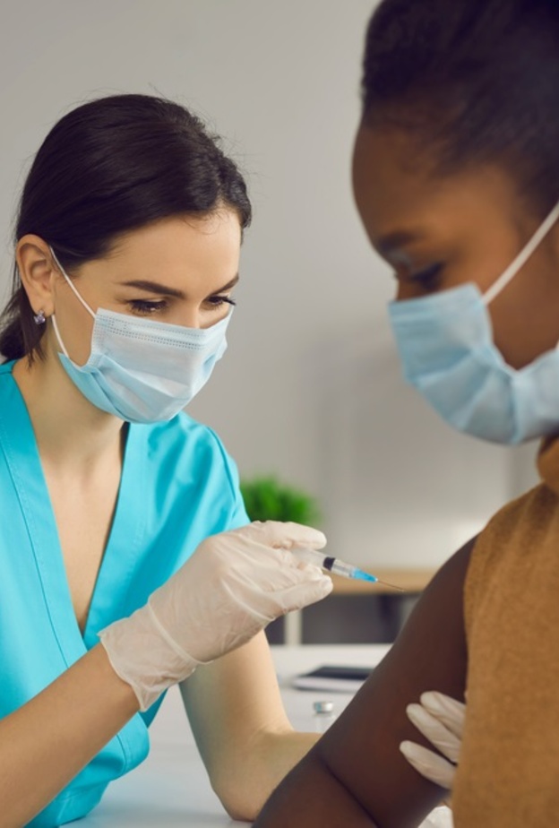  كيف ولماذا يصاب الانسان بفيروس كورونا الجديد بعد تلقي اللقاح